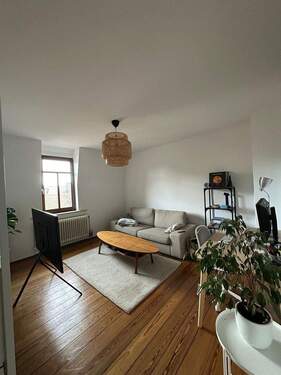 Wohnzimmer - Reserviert !!! Schöne 2 12 ZKB Altbau, mitten im Herzen von Oberursel