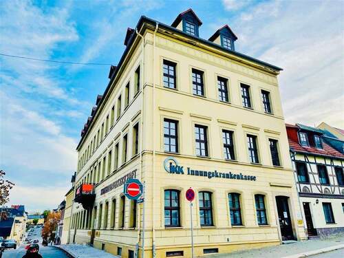 Hausansicht - Herzlich willkommen in Deiner gemütlichen Dachgeschoss- Wohnung im Herzen von Altenburg..