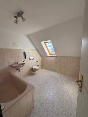 Tageslichtbad - 2 Zimmer Etagenwohnung in Altenburg