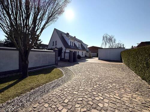 Grundstückszufahrt - 