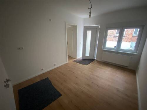 Wohnküche mit Eigang zur Wohnung - 