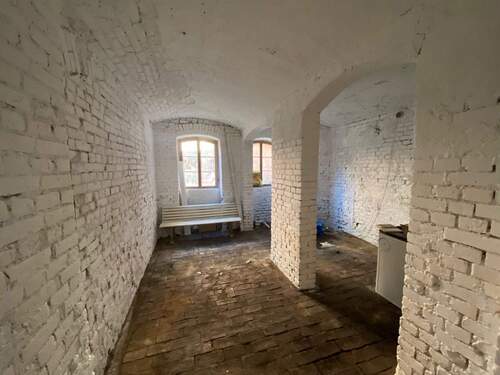 Lagerraum - Halle in Halle (Saale) zur Miete