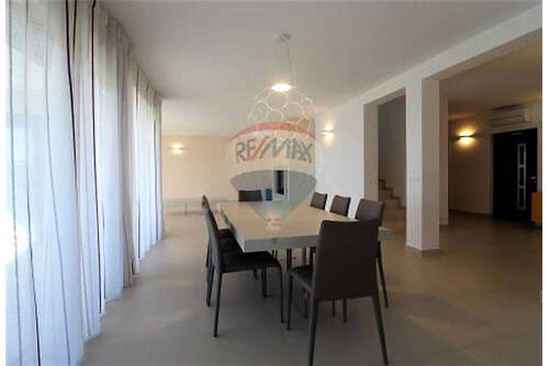 Bild 3 - 6 Zimmer Etagenwohnung in Rovinj - Rovigno