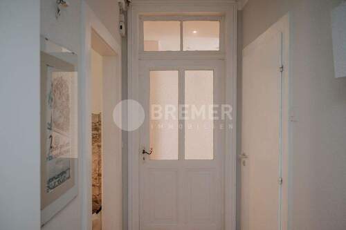 Wohnungstür - 2 Zimmer Etagenwohnung zum Kaufen in Lübeck