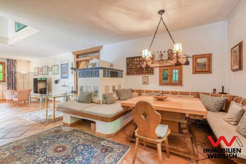 Essbereich mit Kachelofen - 