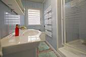 Badezimmer re Bungalow - 