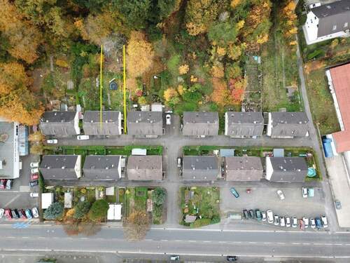 Drohnenfoto mit Markierung - Schöne Doppelhaushälfte mit Garten zu vermieten**