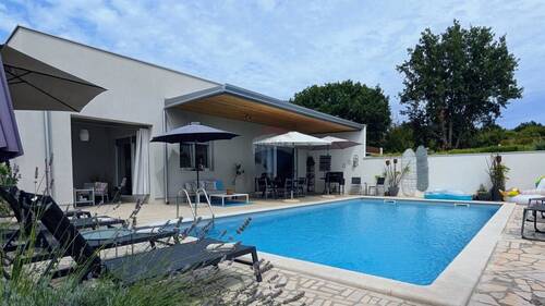 Hausansicht - 4 Zimmer Doppelhaushälfte in Rovinj