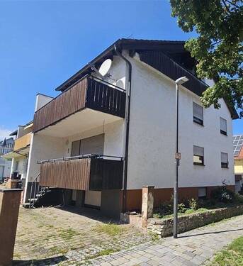 Ansicht - In ruhiger und sonniger Lage - REH mit drei Balkonen und Stellplatz