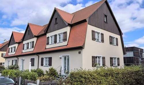 Aussen Strassenseite - 2 Zimmer Etagenwohnung zum Kaufen in Regensburg