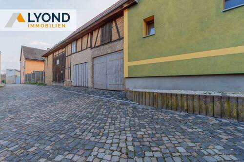 Scheune und Garagen - 