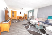 Großes Wohnzimmer im EG - 