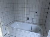 Bad mit Wanne - 