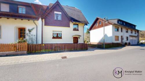 Straßenansicht Links - 