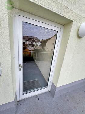 Eingang 5b - Etagenwohnung mit 63,00 m&sup2; in Ilmenau zum Kaufen