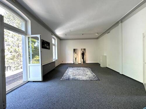 …in den Konferenzraum... - 
