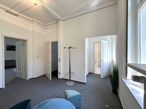 ... mit Empfangsraum... - 
