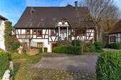 Innenhof, Wohnhaus - 1 Zimmer Mehrfamilienhaus, Wohnhaus zum Kaufen in Herrenberg