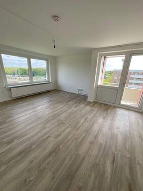 Wohnzimmer - 3 Zimmer Etagenwohnung zur Miete in Hannover