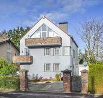 Exklusives Zweifamilienhaus mit 2 Garagen, großzügigem Grundstück und sonnigem Garten in sehr begehrter Lage - Aachen Brand