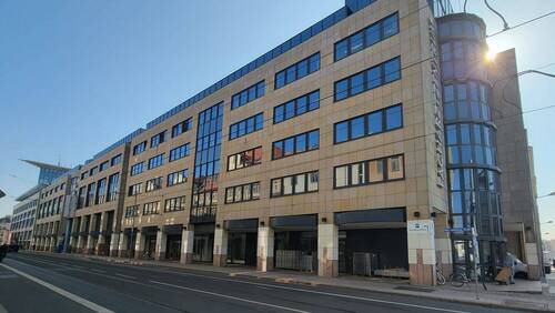 20220325_103543 - 980 m² große BüroPraxisfläche in Zentrumsnähe
