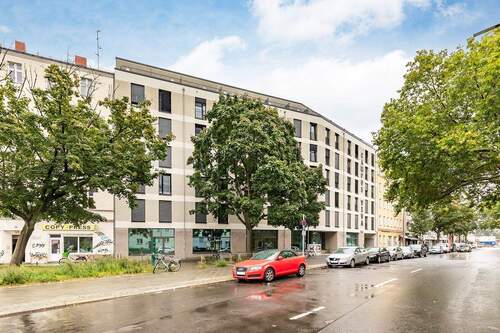 Straßenansicht - Attraktiv vermietetes Dachgeschossapartment nahe dem Schillerpark