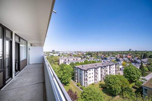Weitblick - Weitblick inklusive - charmante 2-Zimmer, ca. 72 m², top gepflegt & ausbaufähig