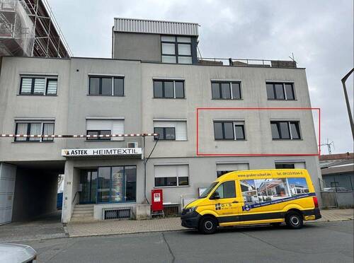 Gebäude - Helle Bürofläche (88 m²) in Fürth - 2 große Büros, Teeküche, Top-Anbindung, provisionsfrei