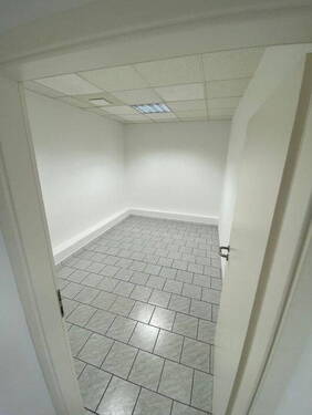 Archiv/Lager - Büro mit 88,00 m&sup2; in Fürth zur Miete