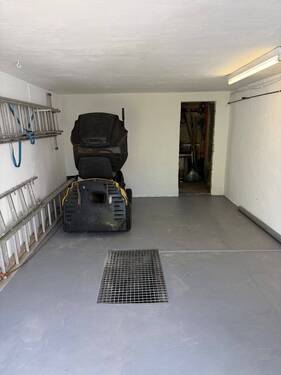 Garage.jpeg - 
