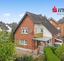 Freistehendes Einfamilienhaus mit großer Doppelgarage - Baesweiler