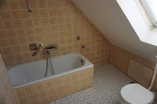 Badezimmer Wohnung Dachgeschoss - 
