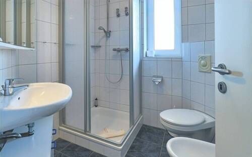 4 m² Duschbad/WC mit Fenster - 