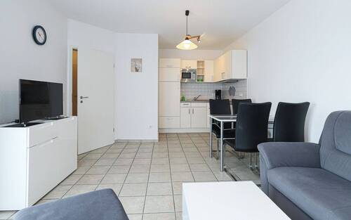 Wohn- und Esszimmer mit Küche - 