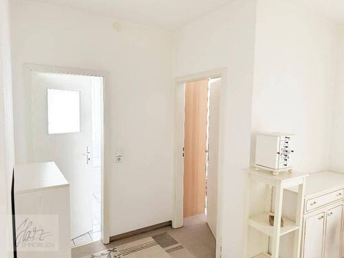 Flurbereich mit Blick Richtung Badezimmer und Schlafzimmer - 