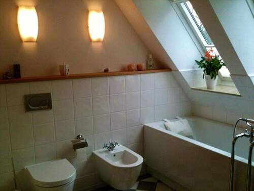 Badewanne, WC und Bidet - 