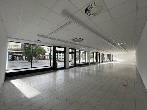 Ladenfläche - 7 Zimmer Gewerbeobjekt (Büro, Produktion, Verkauf) in Chemnitz