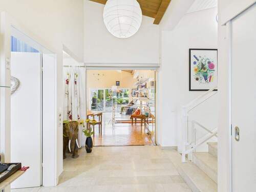 einladendes Entreé - 6 Zimmer Einfamilienhaus zum Kaufen in Mainz