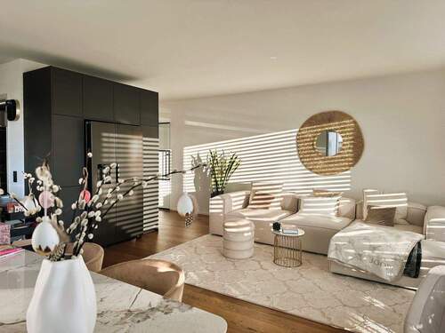 02-Wohn-Esszimmer - Wunderschöne 5.5-ZWG mit Süd-West-Ost-Ausrichtung und großem Balkon