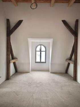 Schlafzimmer - Dachgeschoss - Etagenwohnung mit 350,00 m&sup2; in Görlitz zur Miete