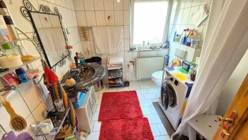 EG Bad - 6 Zimmer Mehrfamilienhaus, Wohnhaus in Sulzthal