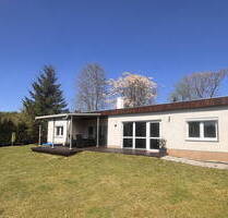 Ferienbungalow: modern, kernsaniert, mit Kamin, Fußbodenheizung & großem Grundstück - Kuchelmiß Serrahn