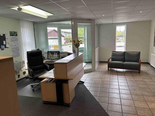 Büro mit Empfang - 