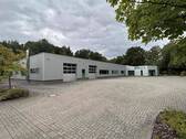Ansicht Gesamtkomplex incl. Einfahrt und Hof - Gewerbeobjekt in Espelkamp mit großer Grundstücksfläche