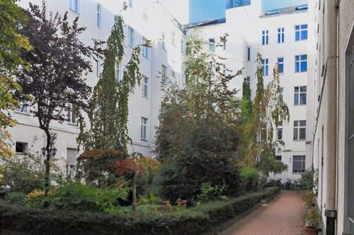 Begrünter Innenhof - 2 Zimmer Gewerbeobjekt (Büro, Produktion, Verkauf) in Berlin