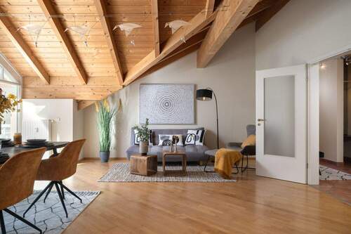 Raumgefühl mit Wohlfühlfaktor - Etagenwohnung mit 113,70 m² in Rosenheim zum Kaufen