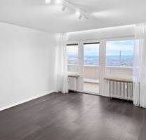 Renovierte 2-Zimmer-Wohnung mit großer Loggia und Stellplatz - sofort bezugsfrei (Provisionsfrei) - Schweinfurt Bergl