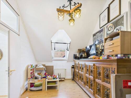 Studio mit hohen Decken - 5 Zimmer Reihenendhaus in Mainz