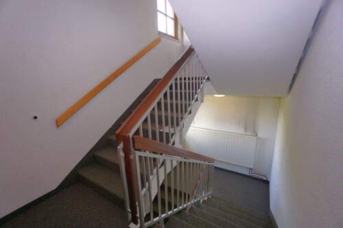 Treppenaufgang zur Galerie - 