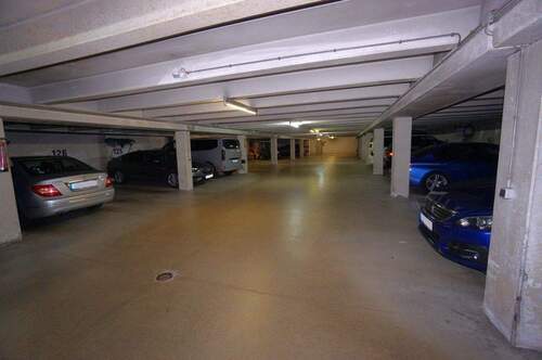 Tiefgarage - 